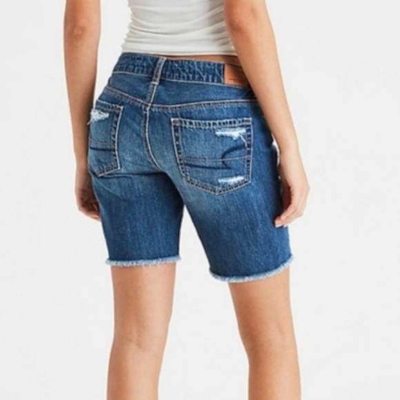 American Eagle Tomgirl Bermuda Distressed Cut Offs Denim Shorts Sz 2 - Picture 1 of 6